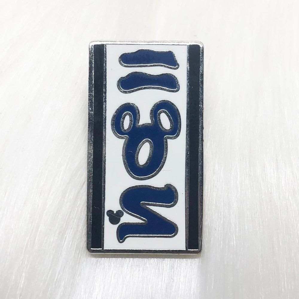 🔮‎ 5/$25 Disney Animal Kingdom Lodge Pin